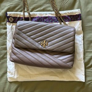 Tory Burch KIRA CHEVRON CONVERTIBLE SHOULDER BAG